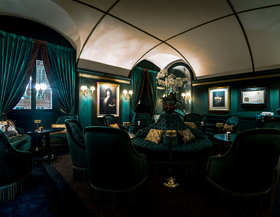 Bar Cavour: green Room. The decorative magic is designed and created by Alvise Orsini, and the picture gallery is dedicated to artist Carol Rama. Courtesy Del Cambio, Torino.